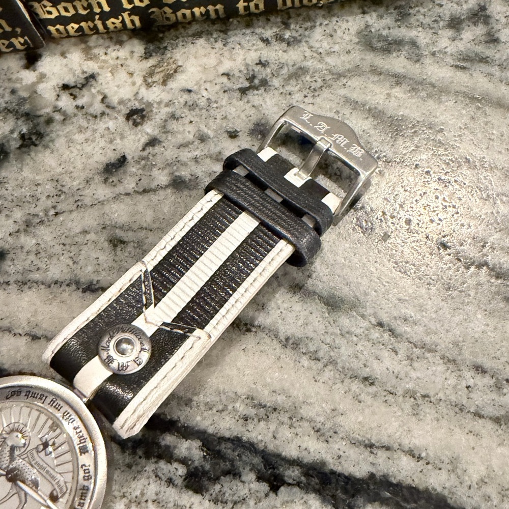 L.A.M.B Watch from Gwen Stefani - Picture 6 of 13